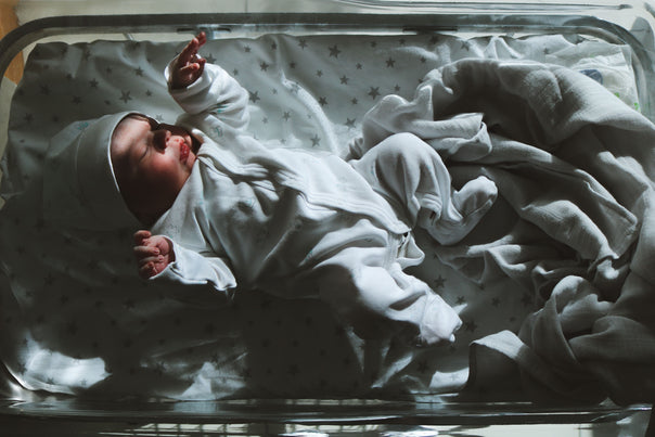 Quand bébé fait-il ses nuits ? Âge et conseils pour l'aider