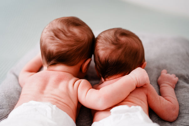 Grossesse gémellaire : ventre, échographies et calendrier semaine par semaine