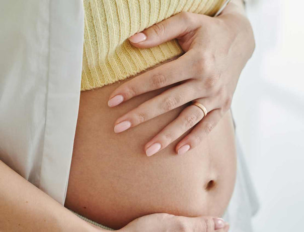 Ventre femme enceinte 3 mois : évolution et symptômes