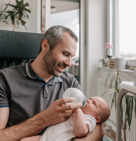 Changer bébé avant ou après le biberon ? Le guide pour trouver votre rythme